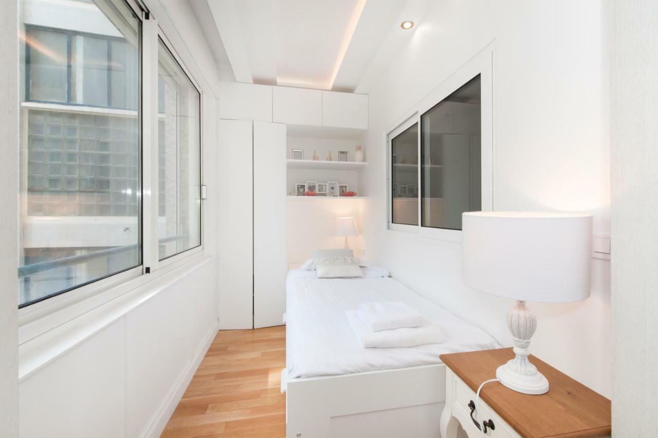 Luxury Montaigne Apartment Párizs Kültér fotó