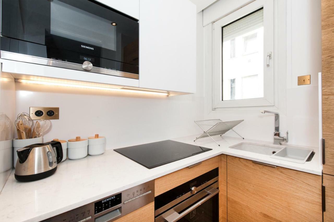 Luxury Montaigne Apartment Párizs Kültér fotó